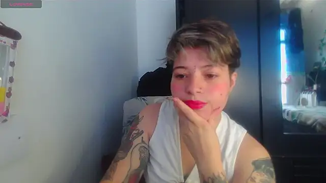 Snapshot of Mitsuha_gate chatting on 01.18.26 Mitsuha gate online show from 01.18.26