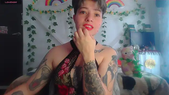 Snapshot of Mitsuha_gate chatting on 02.15.26 Mitsuha gate online show from 02.15.26