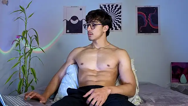 LatinReall online show from 10.23.25