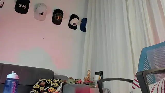 Snapshot of santi_xximo chatting on 10.13.25 santi xximo online show from 10.13.25