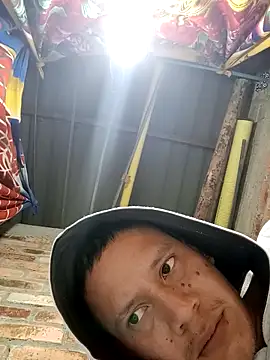 Snapshot of GaaraDiaz chatting on 10.21.25 GaaraDiaz online show from 10.21.25