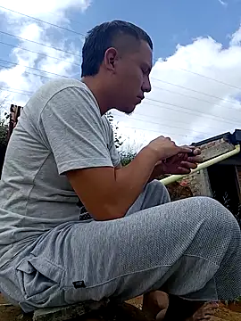 Snapshot of GaaraDiaz chatting on 12.17.25 GaaraDiaz online show from 12.17.25