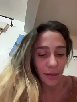 Snapshot of blond-96 chatting on 11.07.25 blond-96 online show from 11.07.25