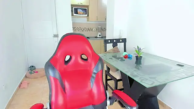 Snapshot of alexandra_cute chatting on 10.15.25 alexandra cute online show from 10.15.25