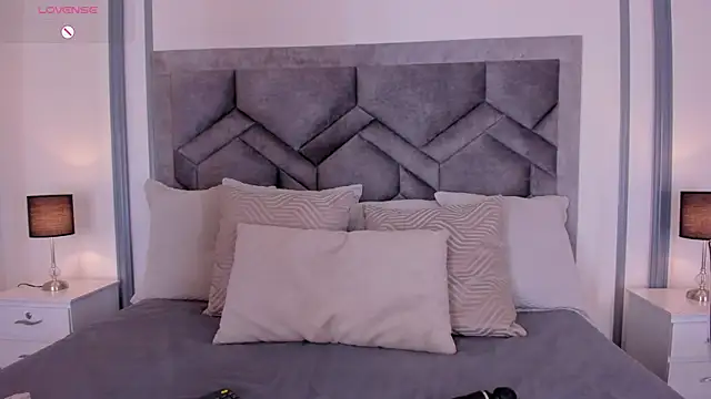 Snapshot of lucianacohelo chatting on 09.20.25 lucianacohelo online show from 09.20.25