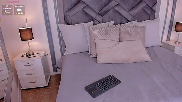 Snapshot of lucianacohelo chatting on 10.14.25 lucianacohelo online show from 10.14.25