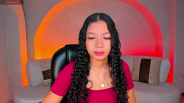 Snapshot of SophieHouston_ chatting on 10.30.25 SophieHouston online show from 10.30.25