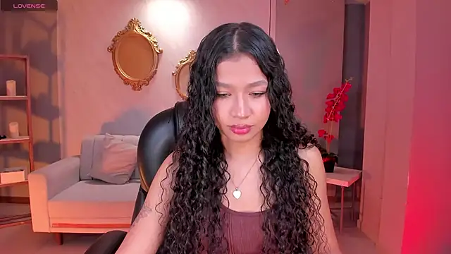 Snapshot of SophieHouston_ chatting on 11.12.25 SophieHouston online show from 11.12.25