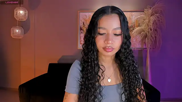 Snapshot of SophieHouston_ chatting on 11.29.25 SophieHouston online show from 11.29.25