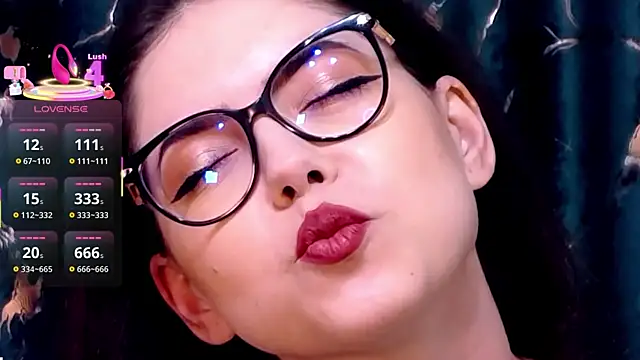 KaylaLewys online show from 12.17.25