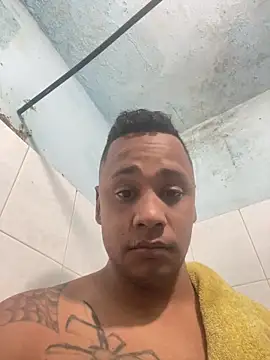 Snapshot of el-moreno-25 chatting on 10.10.25 el-moreno-25 online show from 10.10.25