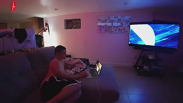 FLgUy40 online show from 11.25.25