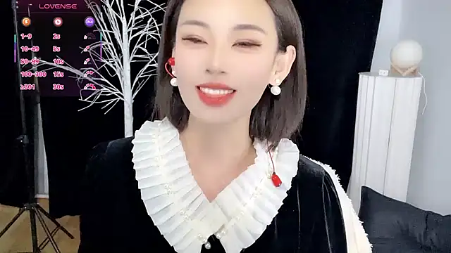 xiaoyue8888 online show from 10.28.25