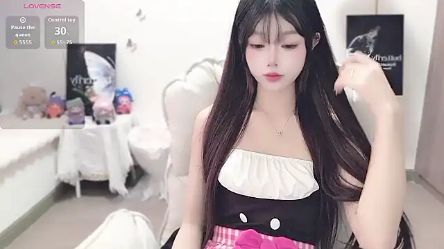 Snapshot of -EEBABY chatting on 11.16.25 -EEBABY online show from 11.16.25