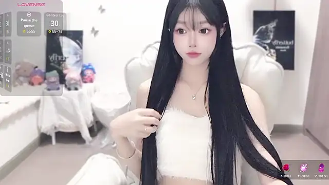 Snapshot of -EEBABY chatting on 12.15.25 -EEBABY online show from 12.15.25