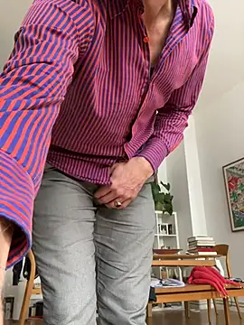 Snapshot of SexyLeon8 chatting on 02.26.25 SexyLeon8 online show from 02.26.25