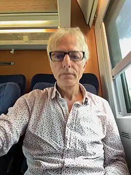 Snapshot of SexyLeon8 chatting on 09.23.25 SexyLeon8 online show from 09.23.25