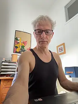 SexyLeon8 online show from 03.17.26