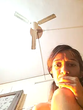 Snapshot of babe_jasmine chatting on 12.04.25 babe jasmine online show from 12.04.25