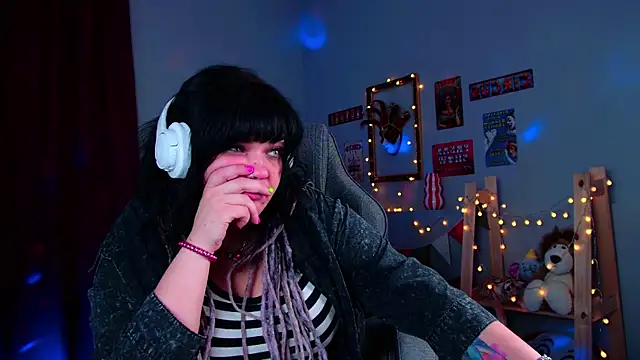 Snapshot of MaryHarrys chatting on 06.06.26 MaryHarrys online show from 06.06.26