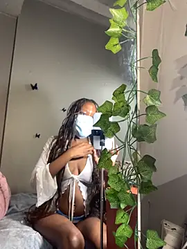 StrawberryXpeach online show from 03.28.26