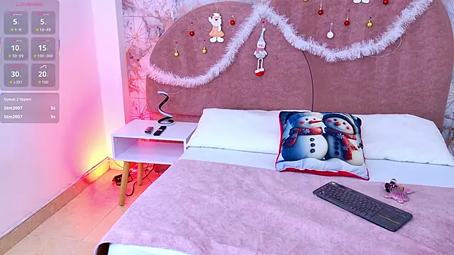 Snapshot of Becca_Grims chatting on 11.30.25 Becca Grims online show from 11.30.25