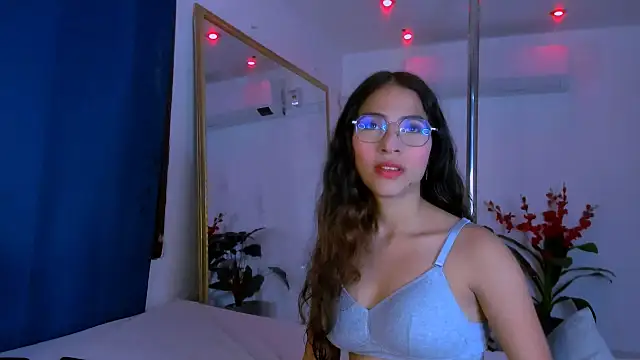 Snapshot of Akira_Hime chatting on 12.15.25 Akira Hime online show from 12.15.25