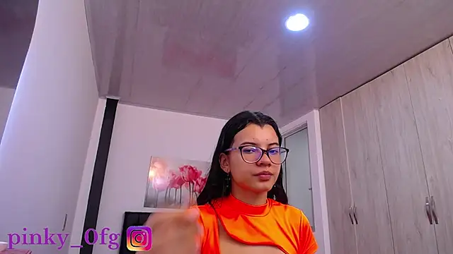 pinky f00x online show from 01.08.26