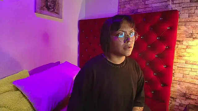 Victoria Thompson1 online show from 10.18.25