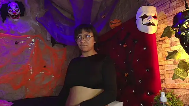 Victoria Thompson1 online show from 10.25.25