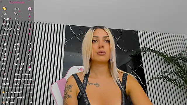 Snapshot of daisyblushh chatting on 09.22.25 daisyblushh online show from 09.22.25