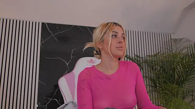 daisyblushh online show from 11.22.25