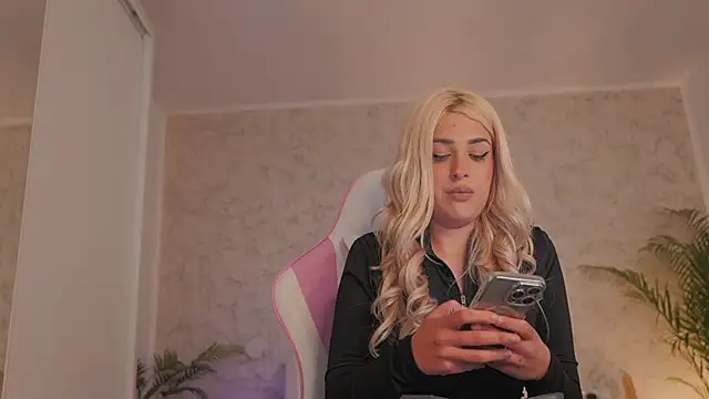 Snapshot of daisyblushh chatting on 03.20.26 daisyblushh online show from 03.20.26