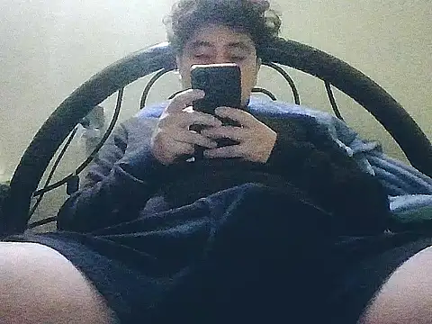 Snapshot of jorgexsuil2hh chatting on 10.18.25 jorgexsuil2hh online show from 10.18.25