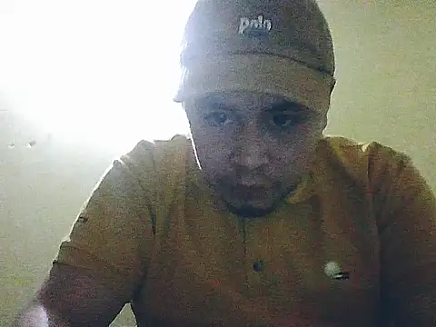 Snapshot of jorgexsuil2hh chatting on 11.01.25 jorgexsuil2hh online show from 11.01.25