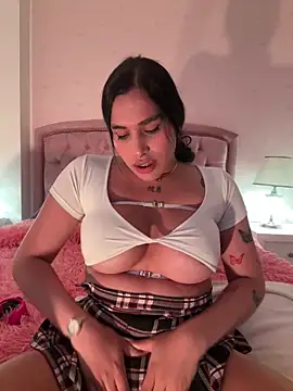 Bella  Wood online show from 10.01.25