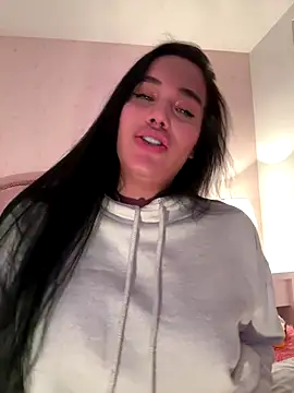 Bella  Wood online show from 10.12.25