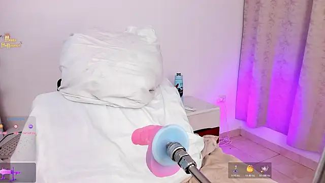 Snapshot of arynaughty20 chatting on 10.18.25 arynaughty20 online show from 10.18.25