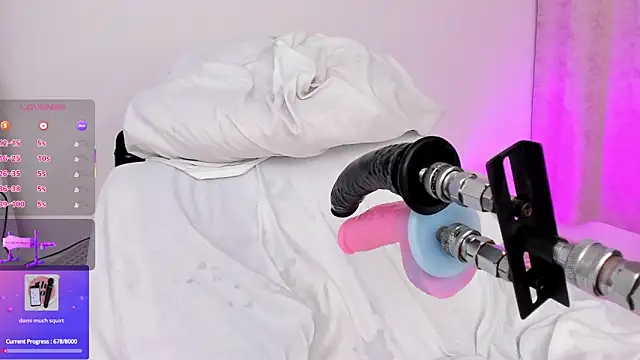 Snapshot of arynaughty20 chatting on 11.15.25 arynaughty20 online show from 11.15.25