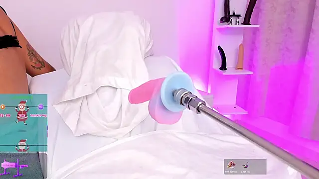 Snapshot of arynaughty20 chatting on 12.03.25 arynaughty20 online show from 12.03.25