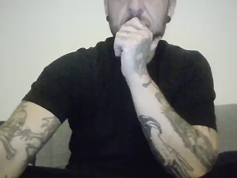 Snapshot of MrNice85 chatting on 09.26.25 MrNice85 online show from 09.26.25