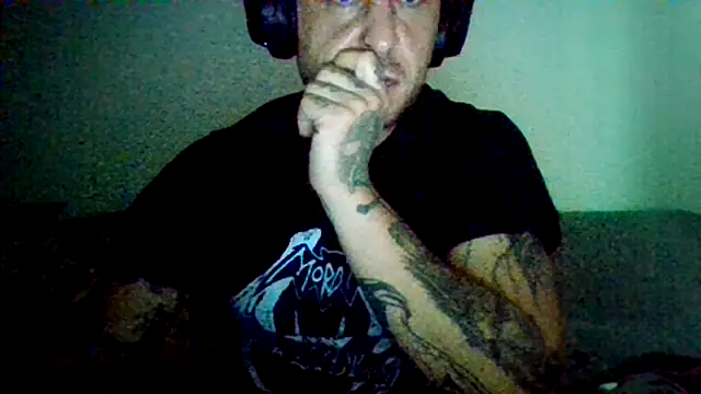 Snapshot of MrNice85 chatting on 11.01.25 MrNice85 online show from 11.01.25