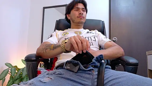 Elian savoy online show from 04.15.26