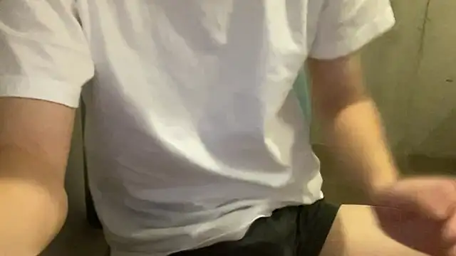 Snapshot of Lotus_boy chatting on 11.26.25 Lotus boy online show from 11.26.25