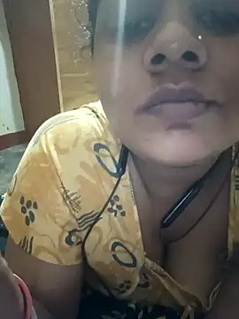 Snapshot of Cute_Amiya chatting on 09.08.25 Cute Amiya online show from 09.08.25