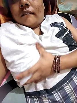 Snapshot of Cute_Amiya chatting on 11.03.25 Cute Amiya online show from 11.03.25