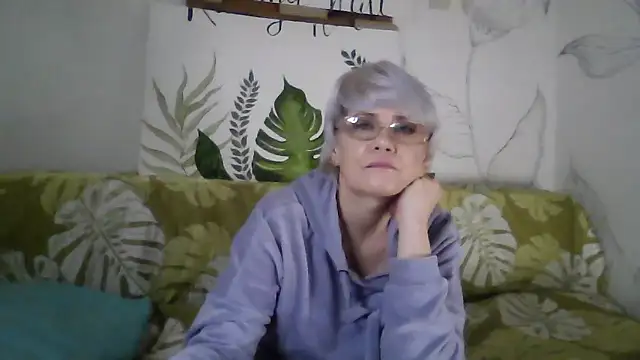 Catty Lady online show from 01.16.26