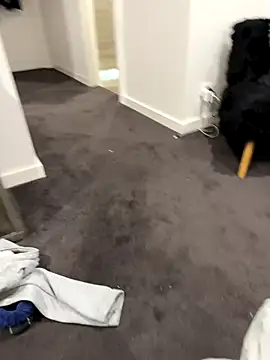 Reacher110565 online show from 10.17.25