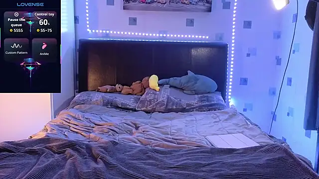 Snapshot of luciferdaroyale chatting on 10.29.25 luciferdaroyale online show from 10.29.25