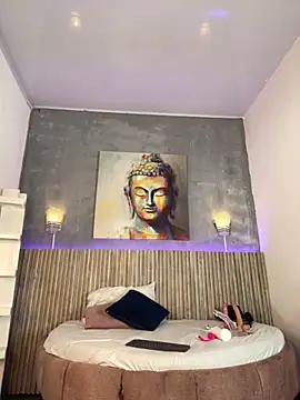 Saracooper   online show from 10.20.25